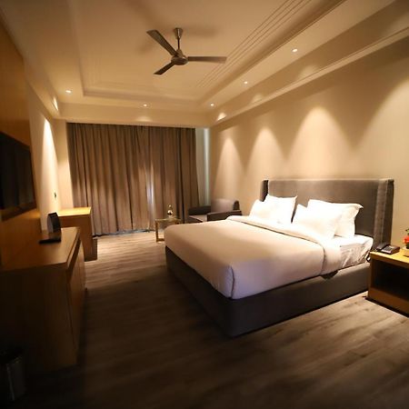 Hotel Abha Grand Alīgarh Buitenkant foto