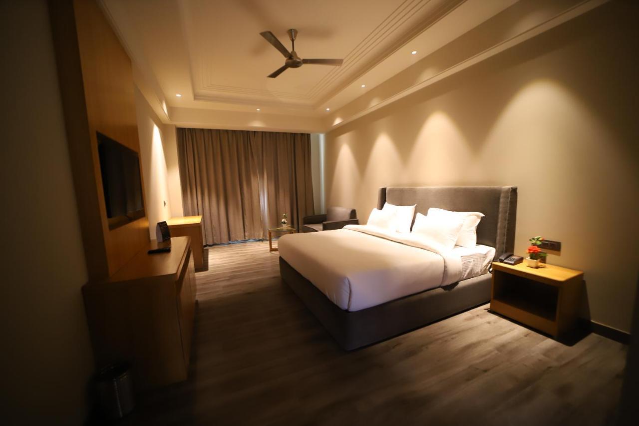 Hotel Abha Grand Alīgarh Buitenkant foto