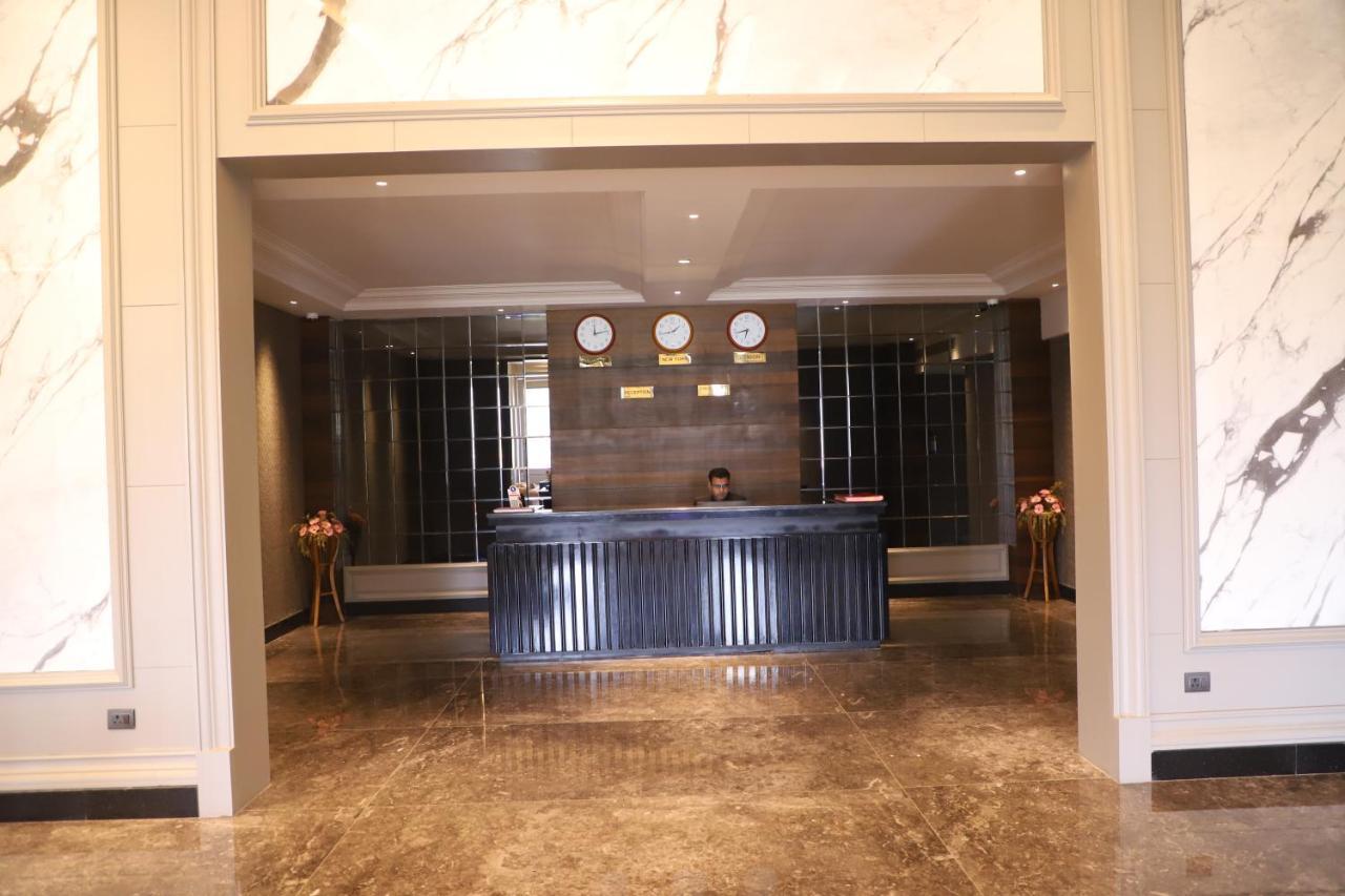 Hotel Abha Grand Alīgarh Buitenkant foto